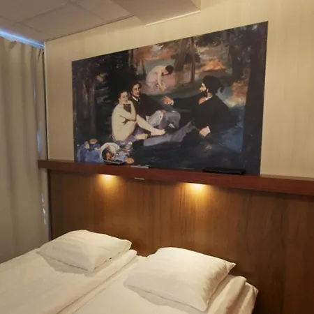 Forenom Kamppi - Contactless Check-in Apartahotel 3*